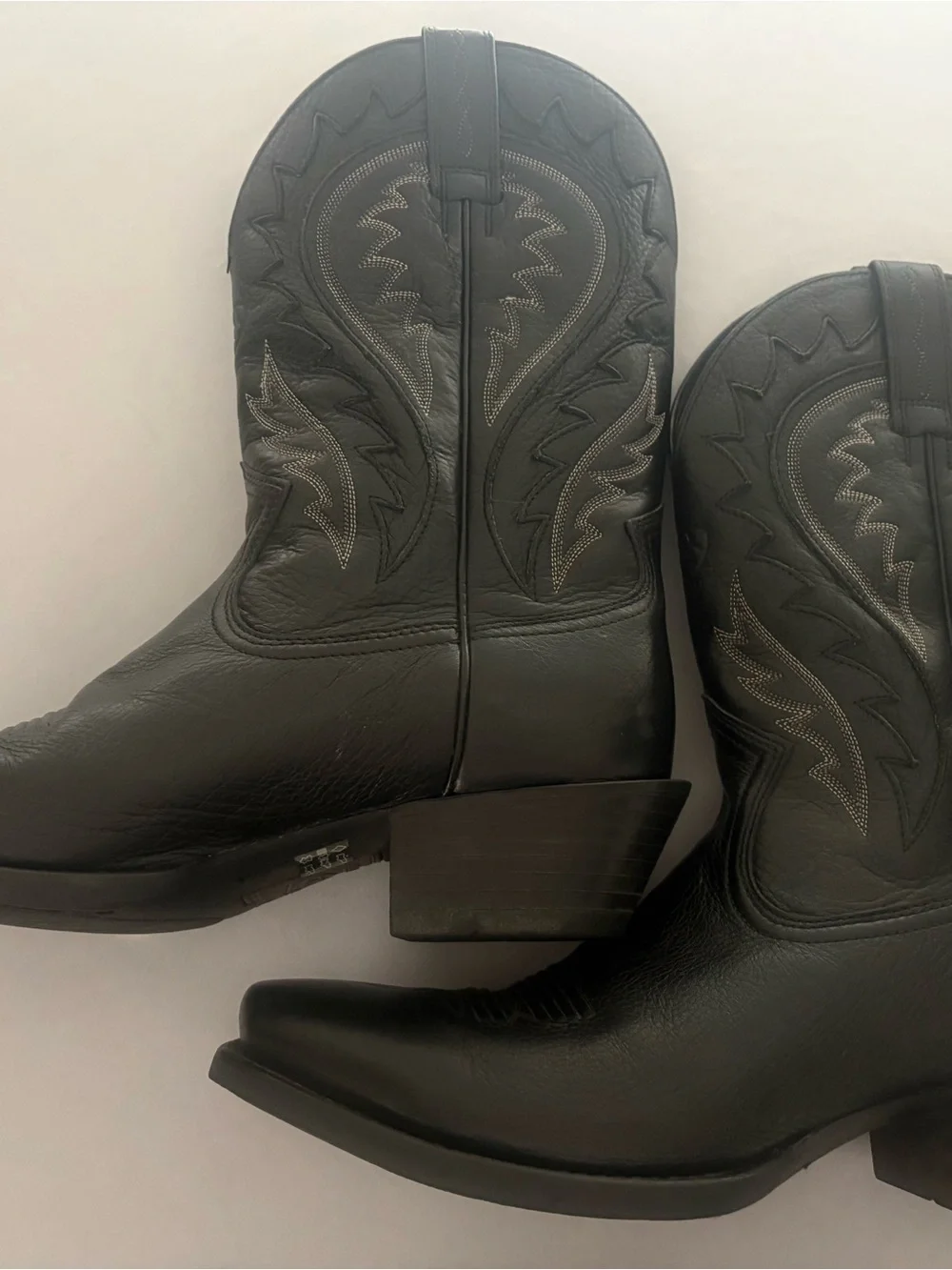 Ariat Black Western Leather Lace-Up Boots with Contrast Stitching